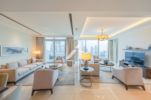 Apartment in Downtown Dubai (Downtown Burj Dubai), UAE 3 bedrooms, 208 sq.m. № 700366 - photo 2