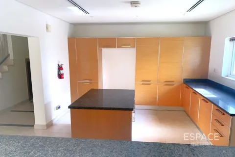 Vila u Al Furjan, Dubai, UAE 3 spavaćih soba, 301 m2 Br. 649565 - fotografija 5