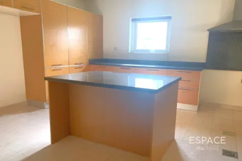 Vila u Al Furjan, Dubai, UAE 3 spavaćih soba, 301 m2 Br. 649565 - fotografija 6