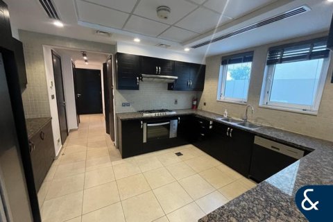 فيلا للبيع في Jumeirah Park، دبي، الإمارات العربية المتحدة 3 غرفة نوم ، 285 متر مربع ، رقم 666234 - صورة 6