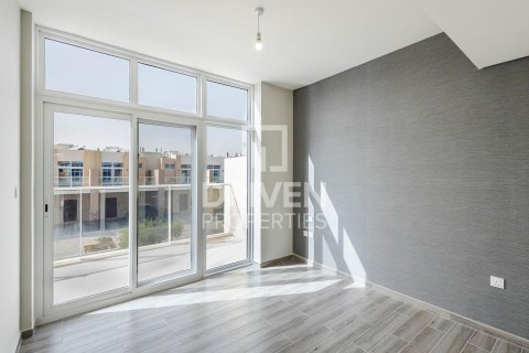 Rijtjeshuis te huur in DAMAC Hills (Akoya by DAMAC), Dubai, VAE 3 slaapkamers, 160 vr.m., nr 655245 - foto 16