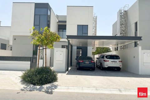 Al Furjan, Dubai, UAE의 임대용 빌라 침실 4개, 521.9제곱미터 번호 713250 - 사진 2