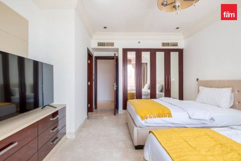 Apartment in Palm Jumeirah, Dubai, UAE 2 bedrooms, 163.2 sq.m. № 634583 - photo 8