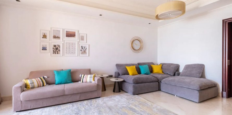 Apartment in Palm Jumeirah, Dubai, UAE 2 bedrooms, 163.2 sq.m. № 634583