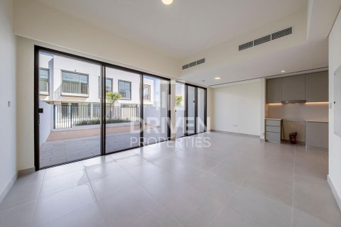 Villa in The Valley, Dubai, UAE 3 bedrooms, 174 sq.m. № 684083 - photo 7