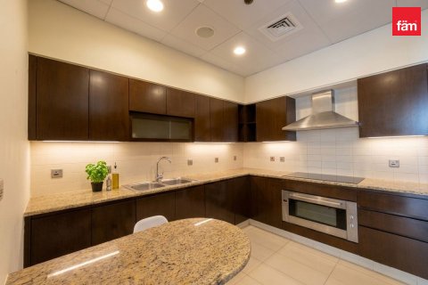 Apartamento para arrendamento em Palm Jumeirah, Dubai, EAU 3 quartos, 222.2 m2 № 735348 - foto 1