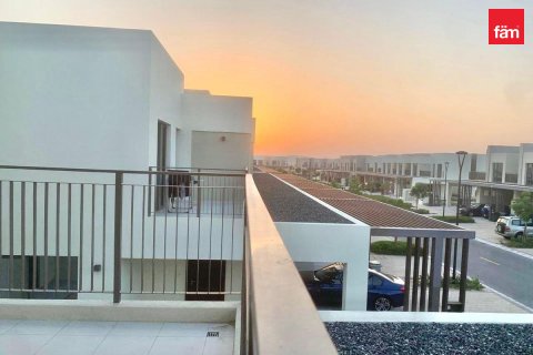 Kamienica do wynajęcia w Dubai, ZEA 4 sypialnie, 261 mkw., nr 735351 - zdjęcie 11