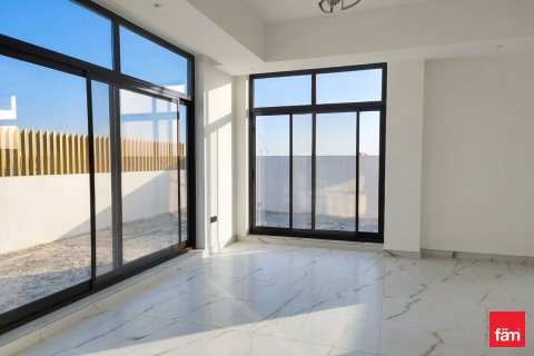 Villetta a schiera in vendita a Dubai, EAU 4 camere da letto, 388.6 mq. № 714990 - foto 6