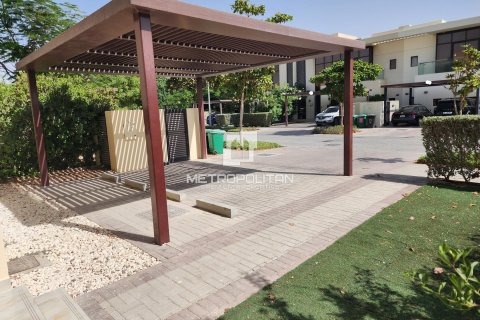 Вилла DAMAC Hills (Akoya by DAMAC), Дубай, БАӘ-да 3 жатын бөлмелер, 253 м² № 664867 - фото 1