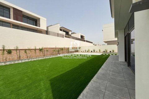 Villa te huur in Al Furjan, Dubai, VAE 4 slaapkamers, 398 vr.m., nr 664882 - foto 7