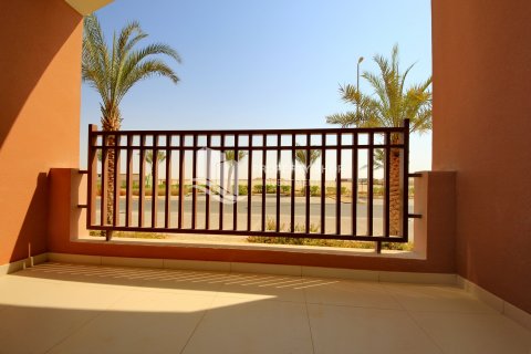 Lakás itt: Al Ghadeer, Abu Dhabi, EAE, 1 szoba, 94 m², azonosító: 731917 - fénykép 4