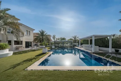 Vila u Arabian Ranches, Dubai, UAE 5 spavaćih soba, 419 m2 Br. 737911 - fotografija 1