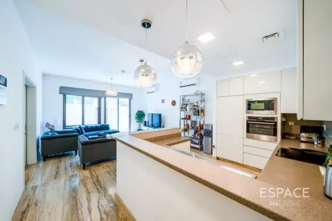 Kuća u nizu u Dubai, UAE 4 spavaćih soba, 218 m2 Br. 737913 - fotografija 4