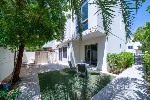 Kuća u nizu u Dubai, UAE 4 spavaćih soba, 218 m2 Br. 737913 - fotografija 18