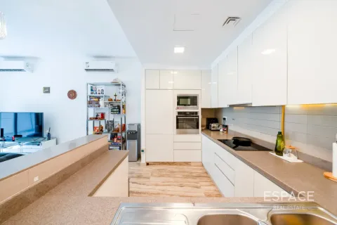 Kuća u nizu u Dubai, UAE 4 spavaćih soba, 218 m2 Br. 737913 - fotografija 6