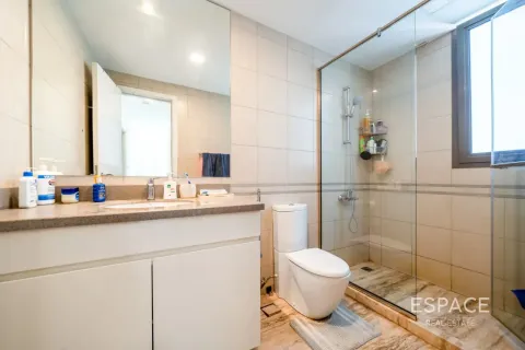 Kuća u nizu u Dubai, UAE 4 spavaćih soba, 218 m2 Br. 737913 - fotografija 15