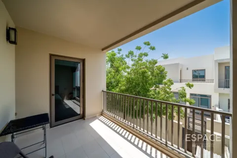 Kuća u nizu u Dubai, UAE 4 spavaćih soba, 218 m2 Br. 737913 - fotografija 17