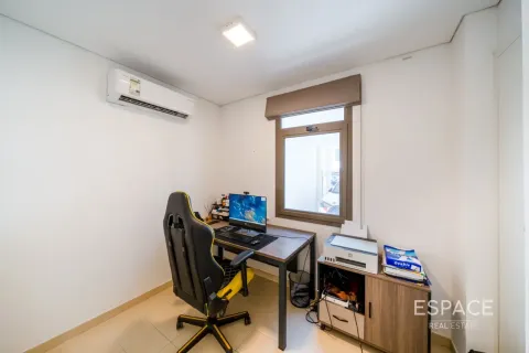 Kuća u nizu u Dubai, UAE 4 spavaćih soba, 218 m2 Br. 737913 - fotografija 8