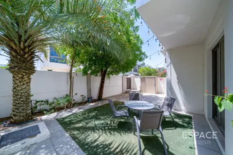 Kuća u nizu u Dubai, UAE 4 spavaćih soba, 218 m2 Br. 737913 - fotografija 19