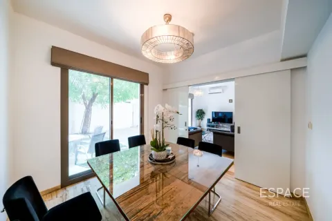 Kuća u nizu u Dubai, UAE 4 spavaćih soba, 218 m2 Br. 737913 - fotografija 5