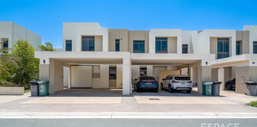 Kuća u nizu u Dubai, UAE 218 m2, 4 spavaćih soba Br. 737913