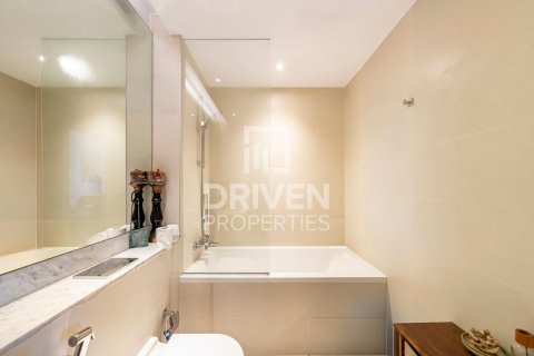 Apartment in Jumeirah, Dubai, UAE 2 bedrooms, 114 sq.m. № 654859 - photo 11