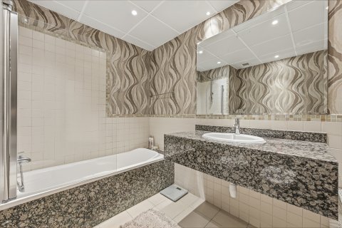 Apartemen di Jumeirah Beach Residence, Dubai, UEA 1 kamar tidur, 108.67 m2 nomor 751083 - foto 11