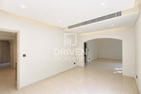 Villa Meadows, Dubaijā, AAE 3 istabas, 560.39 m2 Nr. 759724
