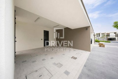 Casa urbana para arrendamento em Tilal Al Ghaf, Dubai, EAU 4 quartos, 221.67 m2 № 759723 - foto 22