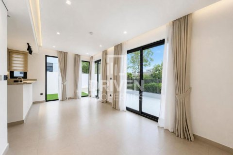 Casa urbana para arrendamento em Tilal Al Ghaf, Dubai, EAU 4 quartos, 221.67 m2 № 759723 - foto 3