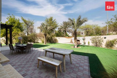 Villa zum Verkauf in Dubai, VAE 3 Schlafzimmer, 815.2 m2 Nr. 712982 - Foto 28
