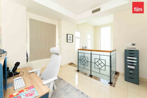 Villa zum Verkauf in Dubai, VAE 3 Schlafzimmer, 815.2 m2 Nr. 712982 - Foto 11