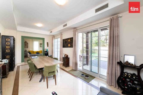 Villa zum Verkauf in Dubai, VAE 3 Schlafzimmer, 815.2 m2 Nr. 712982 - Foto 6