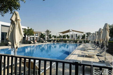 Villa in Dubai South (Dubai World Central), Dubai, UAE 3 bedrooms, 177.17 sq.m. № 747315 - photo 14