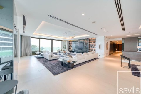 Apartment in Palm Jumeirah, Dubai, UAE 4 bedrooms, 743.87 sq.m. № 747319
