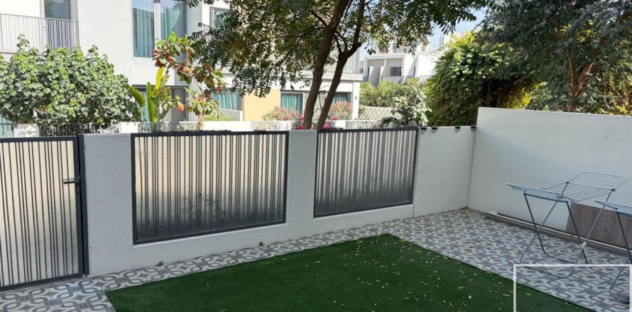 Shtëpi në qytet në Tilal Al Ghaf, Dubai, Emiratet e Bashkuara Arabe 3 dhoma gjumi, 140.47 m2. № 747314