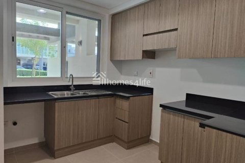 Kuća u nizu u DAMAC Hills (Akoya by DAMAC), Dubai, UAE 3 spavaćih soba, 112 m2 Br. 700115 - fotografija 2
