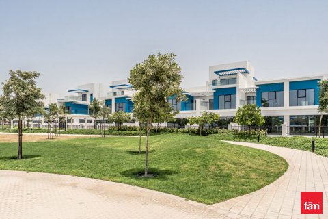 Vilë në Dubai, Emiratet e Bashkuara Arabe 4 dhoma gjumi, 144 m2. № 702414 - Foto 16