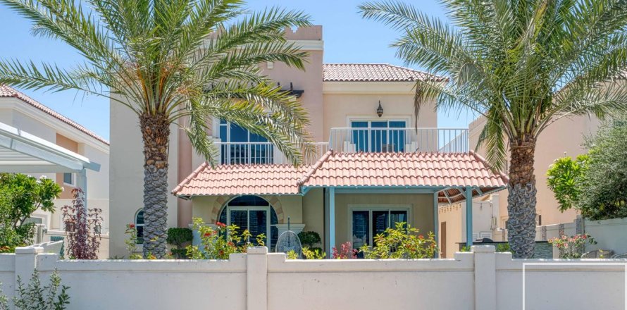 Vilë në Dubai Sports City, Dubai, Emiratet e Bashkuara Arabe 5 dhoma gjumi, 640.38 m2. № 761184