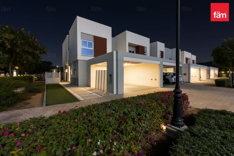 خانه شهری در Dubai ، امارات متحده عربی 4 خوابه ، 234.1 متر مربع.  شماره 687334