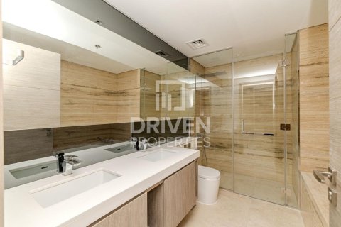 Apartmen di Business Bay, Dubai, UAE 2 bilik tidur, 157.01 meter persegi № 767216 - foto 14