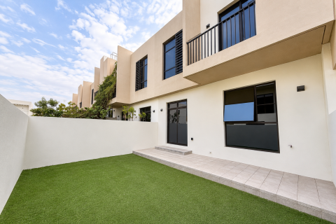 Rijtjeshuis in Al Tai, Sharjah, VAE 3 slaapkamers, 182.93 vr.m. nr 748257