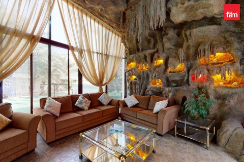 Villa para arrendamento em Dubai, EAU 8 quartos, 1723.6 m2 № 760352 - foto 11