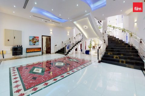Villa para arrendamento em Dubai, EAU 8 quartos, 1723.6 m2 № 760352 - foto 3