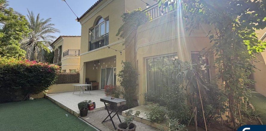 Városi lakóépület itt: Dubai Investment Park, EAE, 4 hálószoba, 388 m², azonosító: 671446