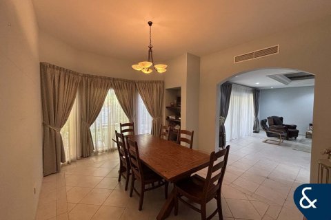 Városi lakóépület itt: Dubai Investment Park, EAE, 4 hálószoba, 388 m², azonosító: 671446 - fénykép 3