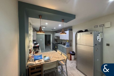 Városi lakóépület itt: Dubai Investment Park, EAE, 4 hálószoba, 388 m², azonosító: 671446 - fénykép 5