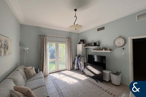 Városi lakóépület itt: Dubai Investment Park, EAE, 4 hálószoba, 388 m², azonosító: 671446 - fénykép 4