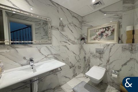 Városi lakóépület itt: Dubai Investment Park, EAE, 4 hálószoba, 388 m², azonosító: 671446 - fénykép 6