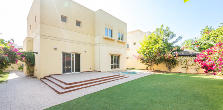 ویلا در Meadows، Dubai ، امارات متحده عربی 3 خوابه ، 285.11 متر مربع.  شماره 750852